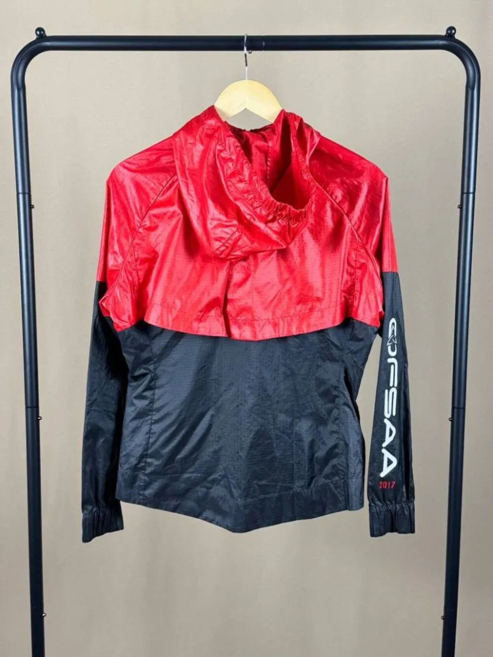Nike CJSAA 2017 Red Black Hooded Windbreaker Jacket Women’s Size Small - Picture 8 of 14